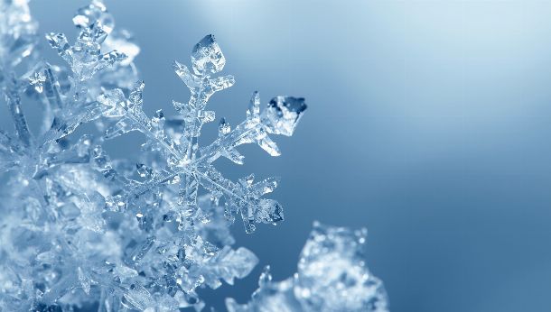 Fond d'écran flocons de neige macro cristaux détaillés